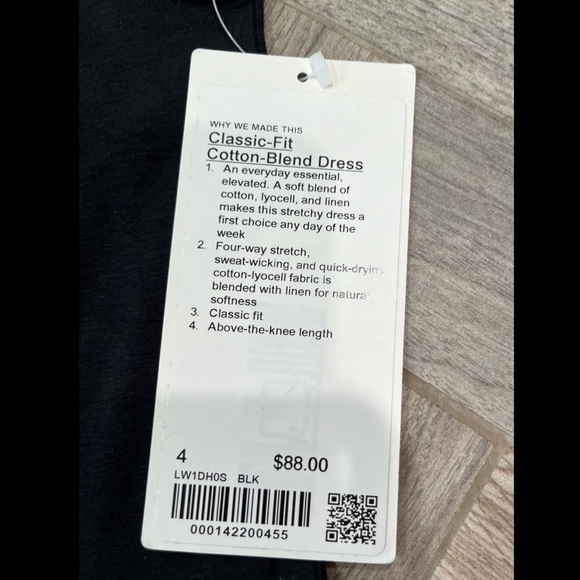 Black Sleeveless Dress - Picture 2 of 2